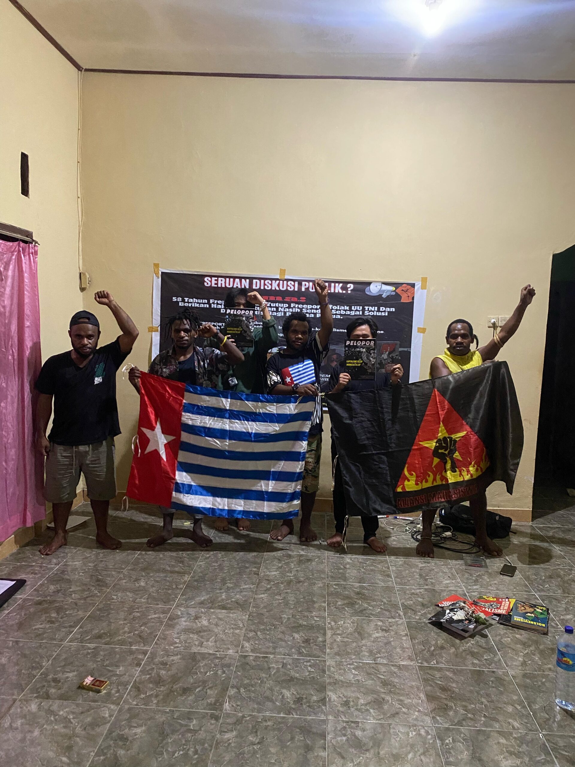 Aliansi Mahasiswa Papua [AMP] komite kota Lombok Dan Front Muda Revolusioner FMR mataram diskusi publik dengan Tema:58 Tahun Freport ilegal: Tutup Freeport, Tolak UU TNI Dan Berikan Hak Menentukan Nasib Sendiri Sebagai Solusi Demokratis Bagi Bangsa Papua